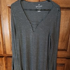American Eagle Soft & Sexy Long Sleeve Top Black w/white stripes Size L